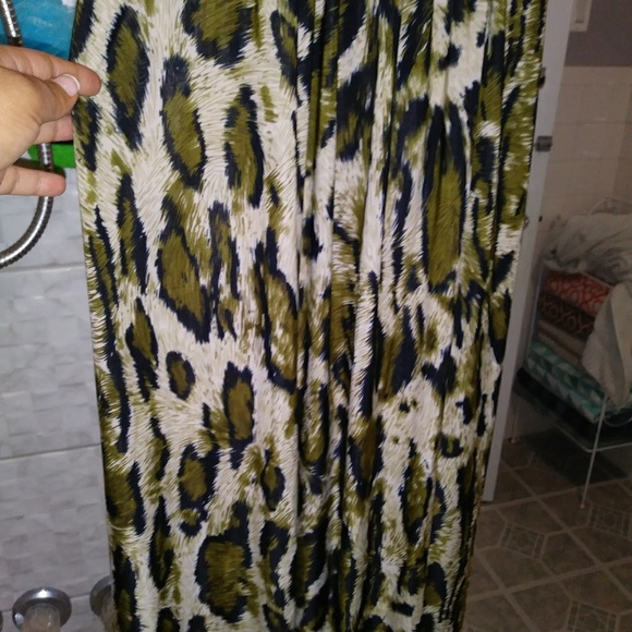 Dress - Picture 3 of 3